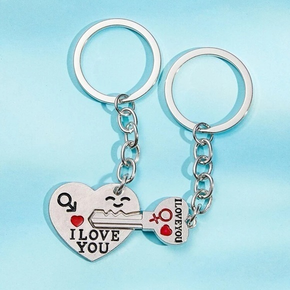 2 pcs His & Hers I Love You Heart Key Keychain Set Silver Plated Couple Love - Picture 1 of 6